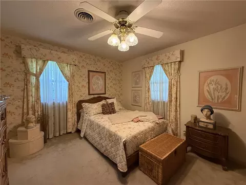 Bedroom - 607 Skyline Dr, Harrison, AR 72601 photo 3 of 4
