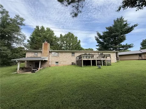 Exterior - 607 Skyline Dr, Harrison, AR 72601 photo 2 of 4