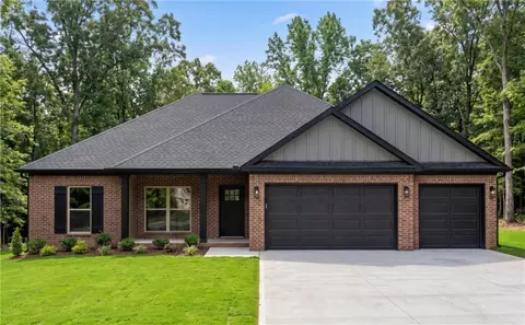 12 Banff Ln, Bella Vista, AR 72715
