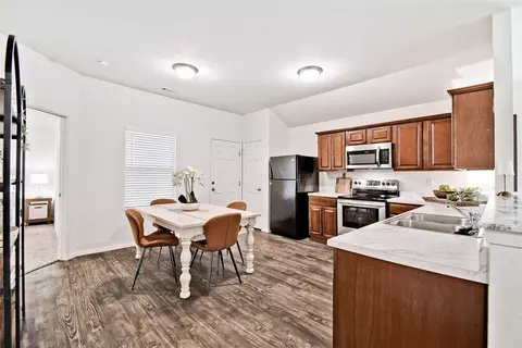 Kitchen - 7850 Bridgegate Ave, Springdale, AR 72762 photo 1 of 2