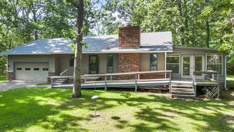 17810 Ridgeway Dr, Siloam Springs, AR 72761