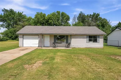1713 N Inglewood St, Siloam Springs, AR 72761