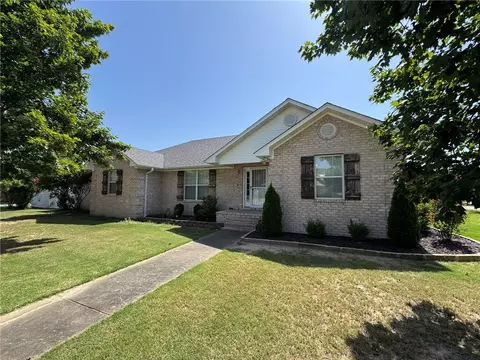 707 S Waco Ave, Russellville, AR 72801