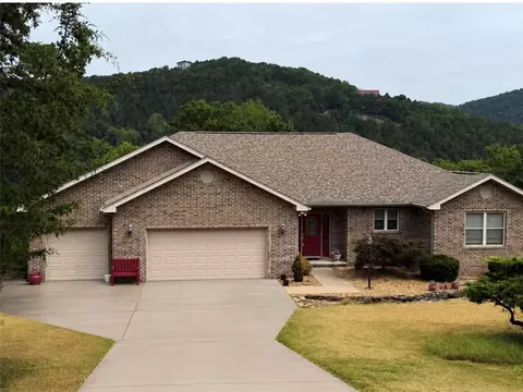 58 Bandy Dr, Eureka Springs, AR 72631