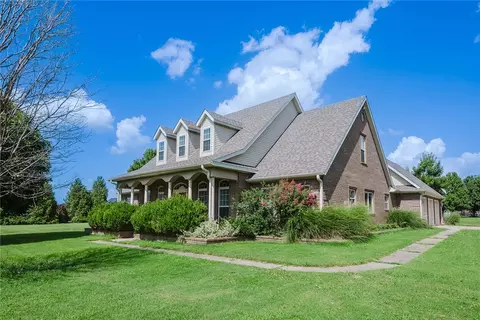 18710 Strawberry Plant Rd, Fayetteville, AR 72704
