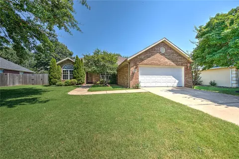 2800 Brookshire St, Springdale, AR 72762