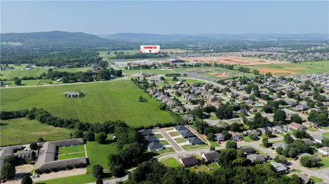 93 Rainsong St, Farmington, AR 72730
