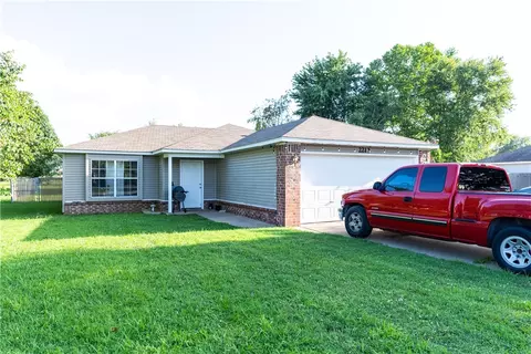 2213 Harvey Wakefield Ave, Pea Ridge, AR 72751