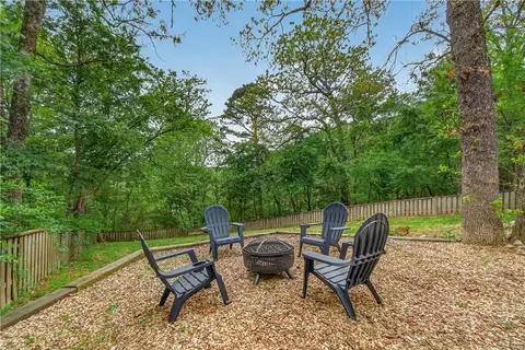 Exterior - 8517 Spruce Dr, Rogers, AR 72756 photo 6 of 8