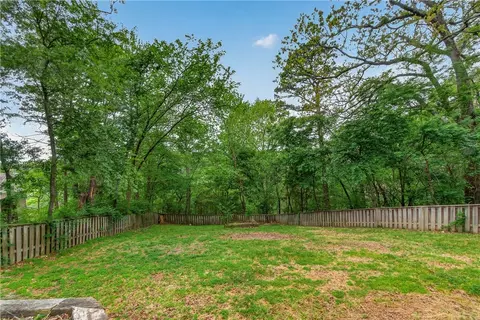 Exterior - 8517 Spruce Dr, Rogers, AR 72756 photo 7 of 8