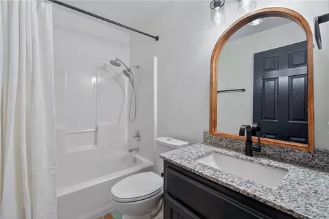 Bath - 8517 Spruce Dr, Rogers, AR 72756 photo 2 of 2