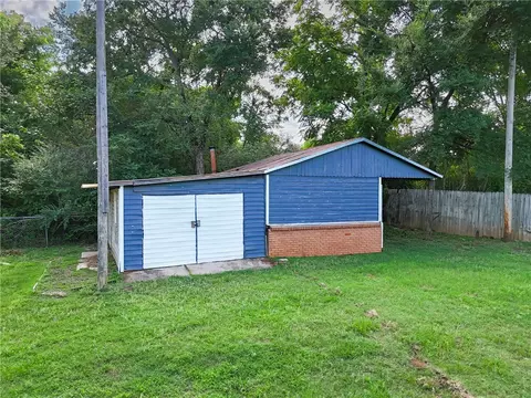 Exterior - 1209 3rd St, Ozark, AR 72949 photo 2 of 5