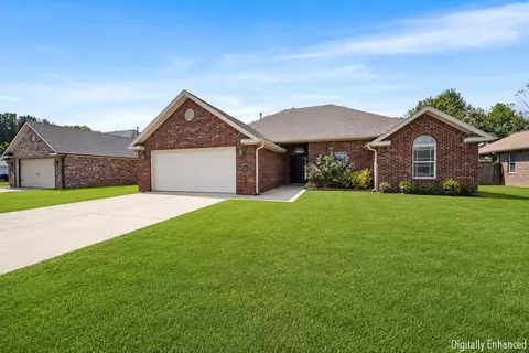2881 N Bermuda Ave, Fayetteville, AR 72704
