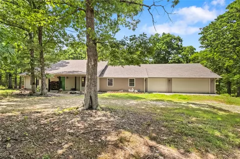11013 Lakeside Dr, Rogers, AR 72756