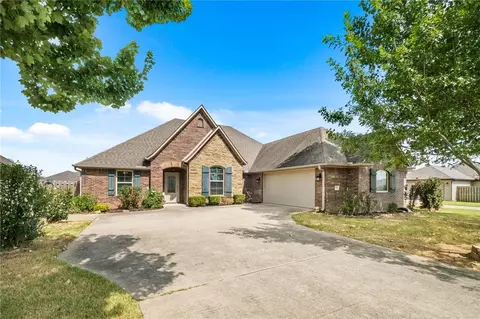 709 SW Barn Valley Rd, Bentonville, AR 72712