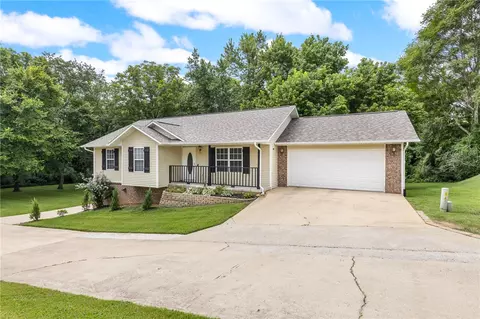 808 Parkview Dr, Harrison, AR 72601