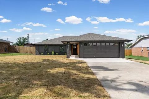 2211 W Olrich St, Rogers, AR 72758