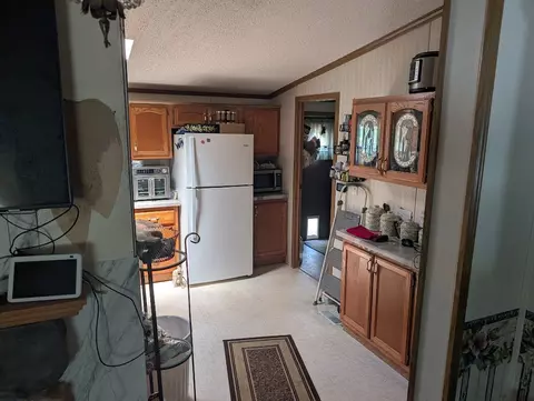 Kitchen - 4753 Quail Ct, Harrison, AR 72601 photo 2 of 2