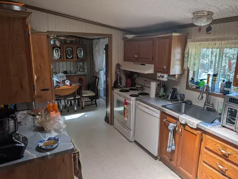 Kitchen - 4753 Quail Ct, Harrison, AR 72601 photo 1 of 2