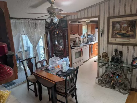 Dining - 4753 Quail Ct, Harrison, AR 72601 photo 2 of 2