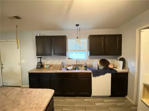 Kitchen - 261 W Old Carpenter Ln, Harrison, AR 72601 photo 4 of 4