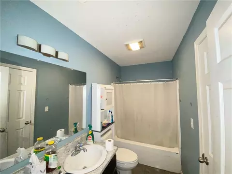 Bath - 261 W Old Carpenter Ln, Harrison, AR 72601 photo 1 of 2