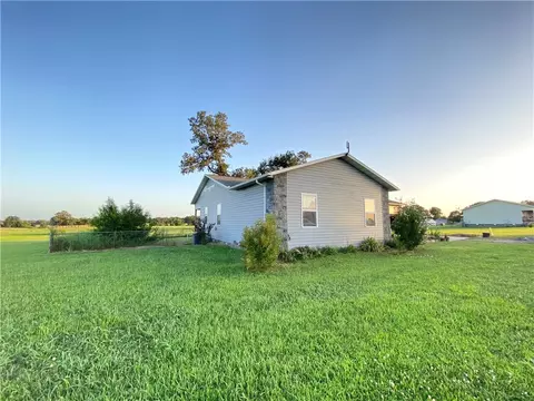 Exterior - 261 W Old Carpenter Ln, Harrison, AR 72601 photo 3 of 14