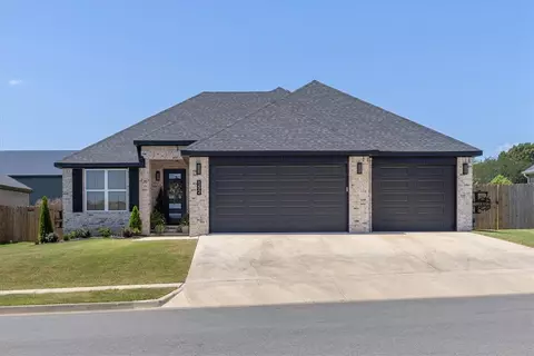 152 Nebo St, Prairie Grove, AR 72753