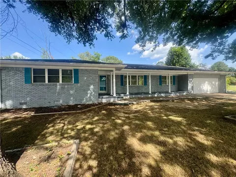 123 S Cumberland Ave, Russellville, AR 72801