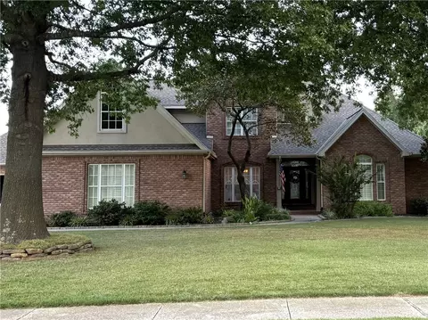 5103 S 44th St, Rogers, AR 72758