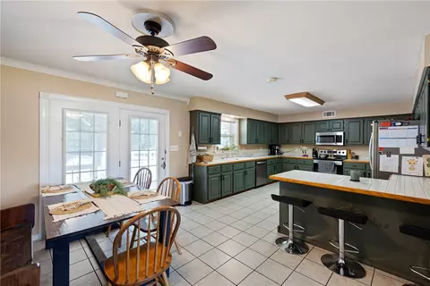 Kitchen - 125 Kelly Ln, Dover, AR 72837 photo 1 of 5
