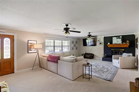 Living - 125 Kelly Ln, Dover, AR 72837 photo 1 of 4
