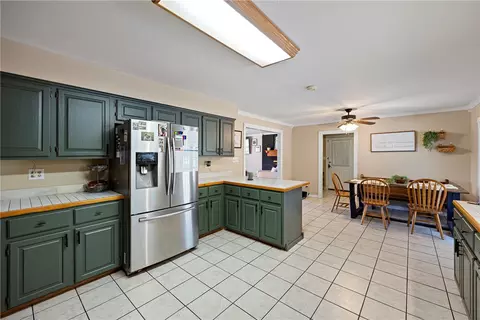 Kitchen - 125 Kelly Ln, Dover, AR 72837 photo 5 of 5