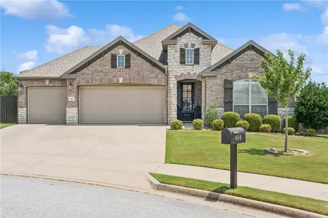404 Orchard Cir, Cave Springs, AR 72718