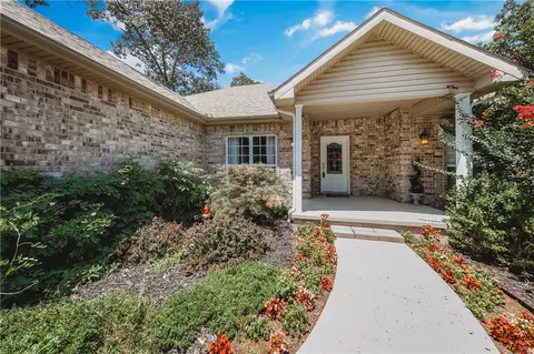1 Totton Ln, Bella Vista, AR 72714