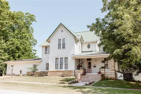 Exterior - 600 W River St, Ozark, AR 72949 photo 2 of 5
