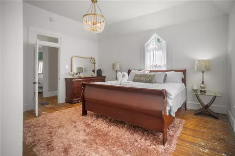 Bedroom - 600 W River St, Ozark, AR 72949 photo 2 of 2