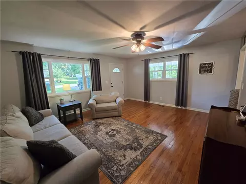Living - 403 Winchester St, Flippin, AR 72634 photo 1 of 4