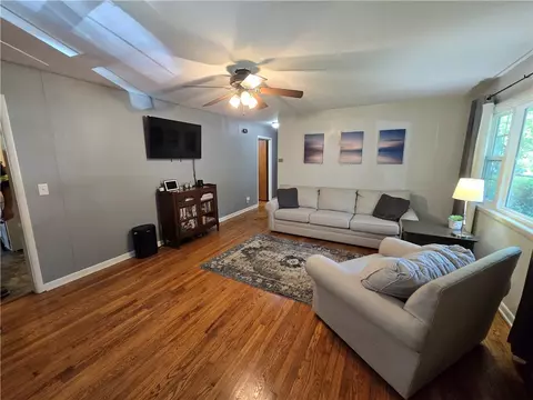Living - 403 Winchester St, Flippin, AR 72634 photo 3 of 4
