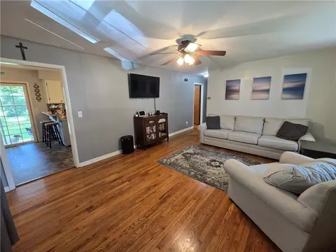 Living - 403 Winchester St, Flippin, AR 72634 photo 4 of 4