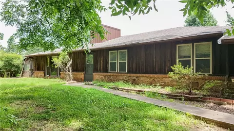 1060 Wheeler Bend Rd, Russellville, AR 72802