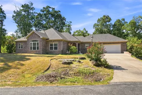 1 Yarty Ln, Bella Vista, AR 72715