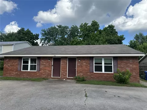 2748 N 2750 N Arroyo Ave, Fayetteville, AR 72703