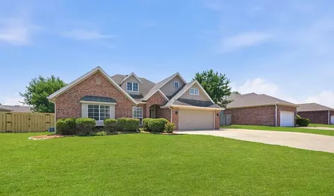 2201 SW Juniper Ave, Bentonville, AR 72713