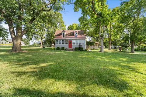 Exterior - 1380 E Main St, Gentry, AR 72734 photo 2 of 21