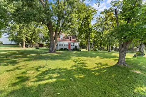 Exterior - 1380 E Main St, Gentry, AR 72734 photo 4 of 21
