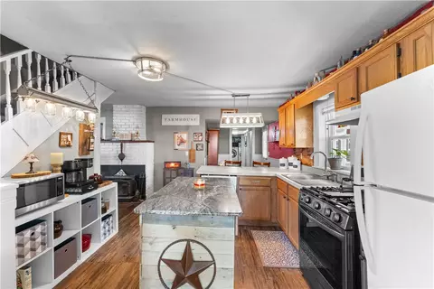 Kitchen - 1380 E Main St, Gentry, AR 72734 photo 3 of 3
