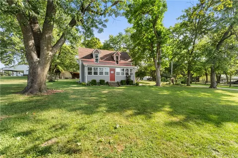 Exterior - 1380 E Main St, Gentry, AR 72734 photo 3 of 21