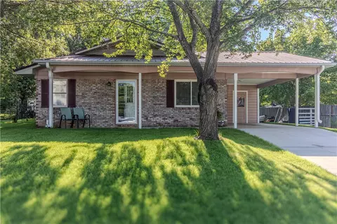 309 N Neal St, Prairie Grove, AR 72753