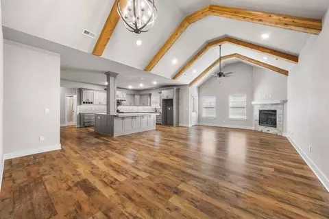 1 Halvergate Ln, Bella Vista, AR 72715